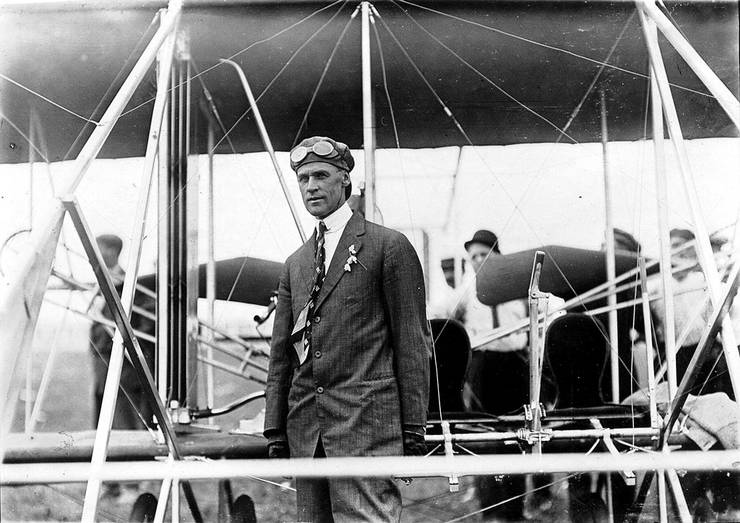 Unidentified aviator in front of early Wright Model B.