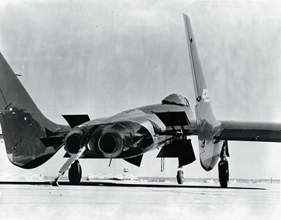 F7U Cutlass with its tail hook down
