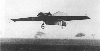 Robert Esnault-Peltrie sets speed record 