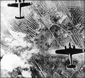 German Dornier DO-17s over London
