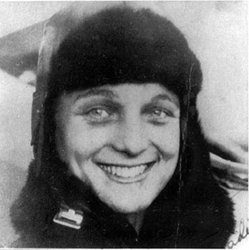 A smiling Louise Thaden, December 1928, well-known female pilot.
