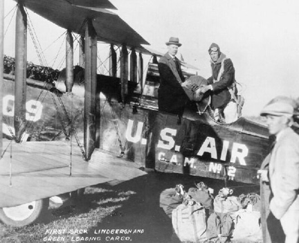 Lindbergh opens airmail route between Chicago and St. Louis