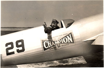 Roscoe Turner in plane