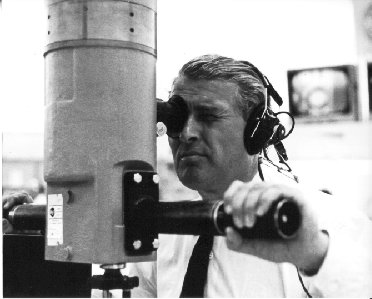 von Braun viewing a Saturn rocket